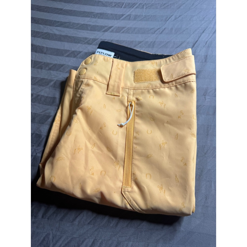 Flylow Mens Mountain Bike Shorts Size S Peach Western Print Horseshoe 1075 MTB